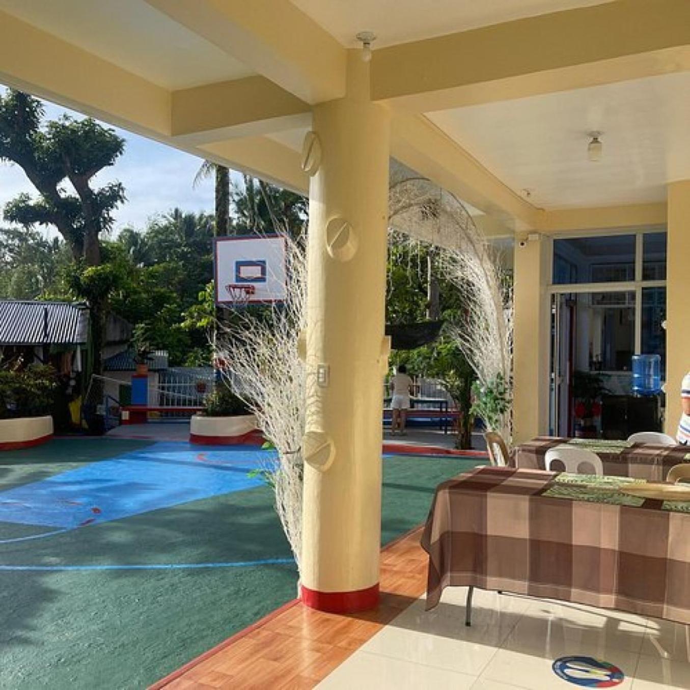 RedDoorz S&L Apartelle Daraga Albay Legazpi Exterior foto