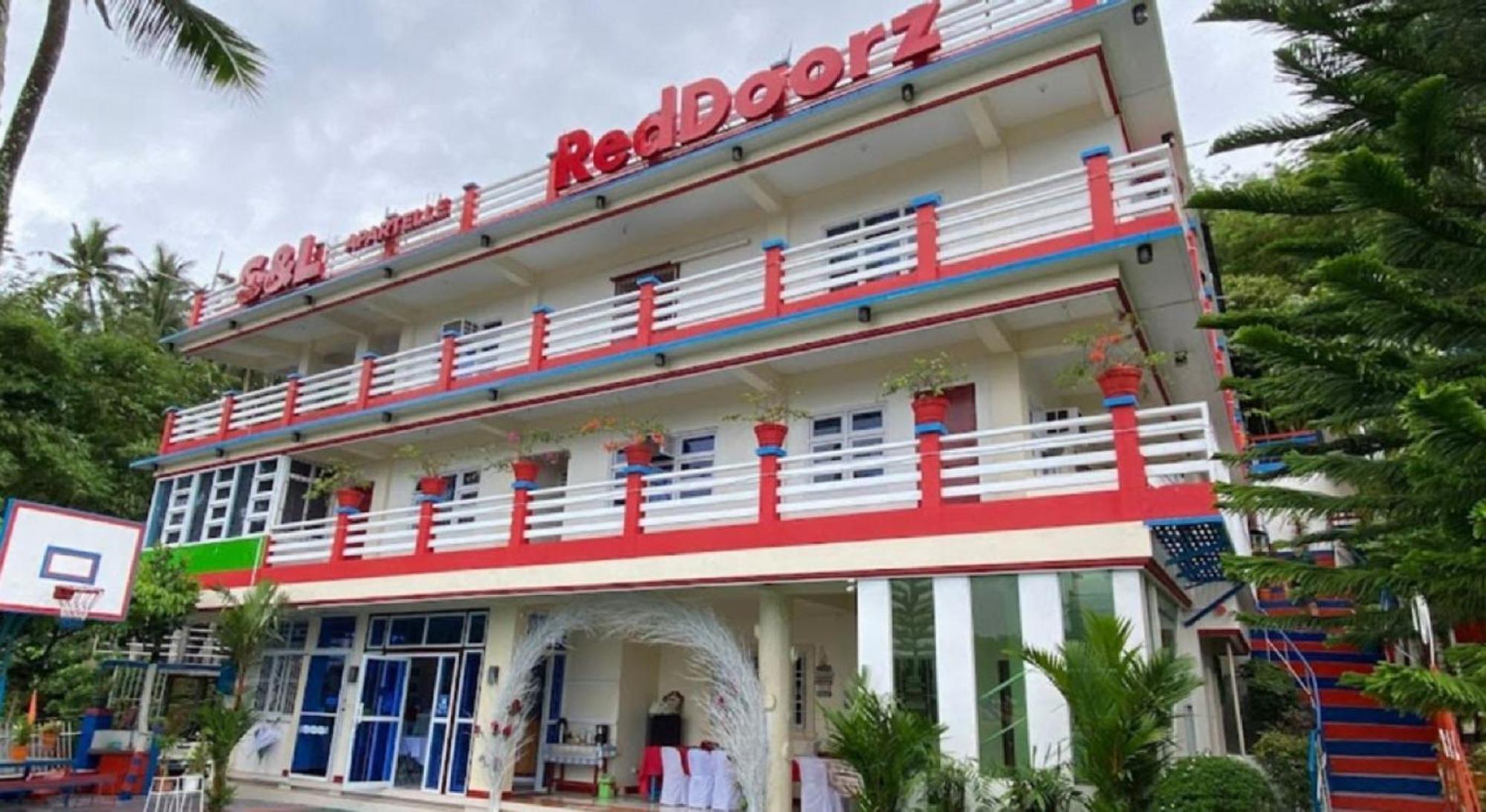 Hotel RedDoorz S&L Apartelle Daraga Albay Legazpi Exterior foto