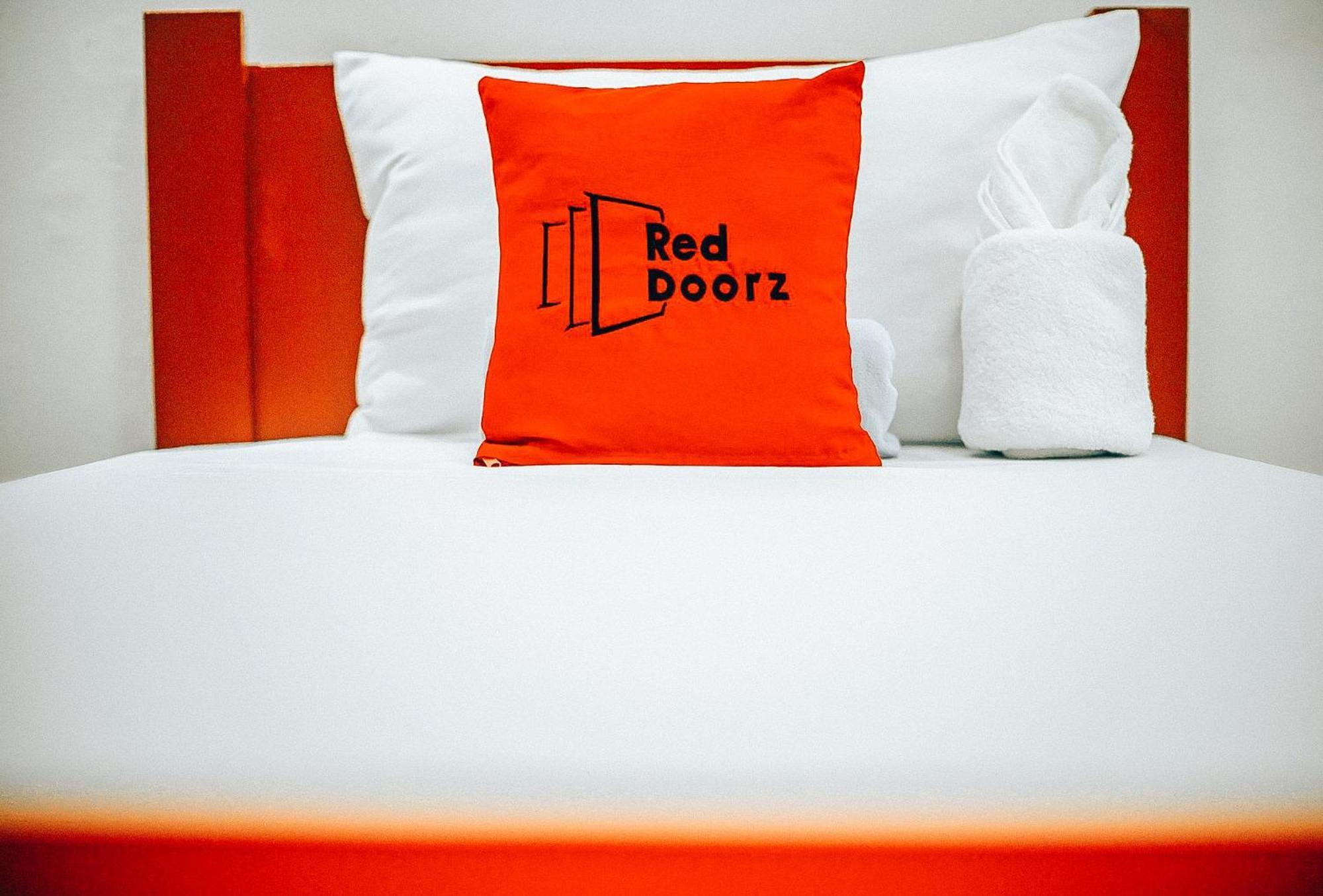 RedDoorz S&L Apartelle Daraga Albay Legazpi Exterior foto