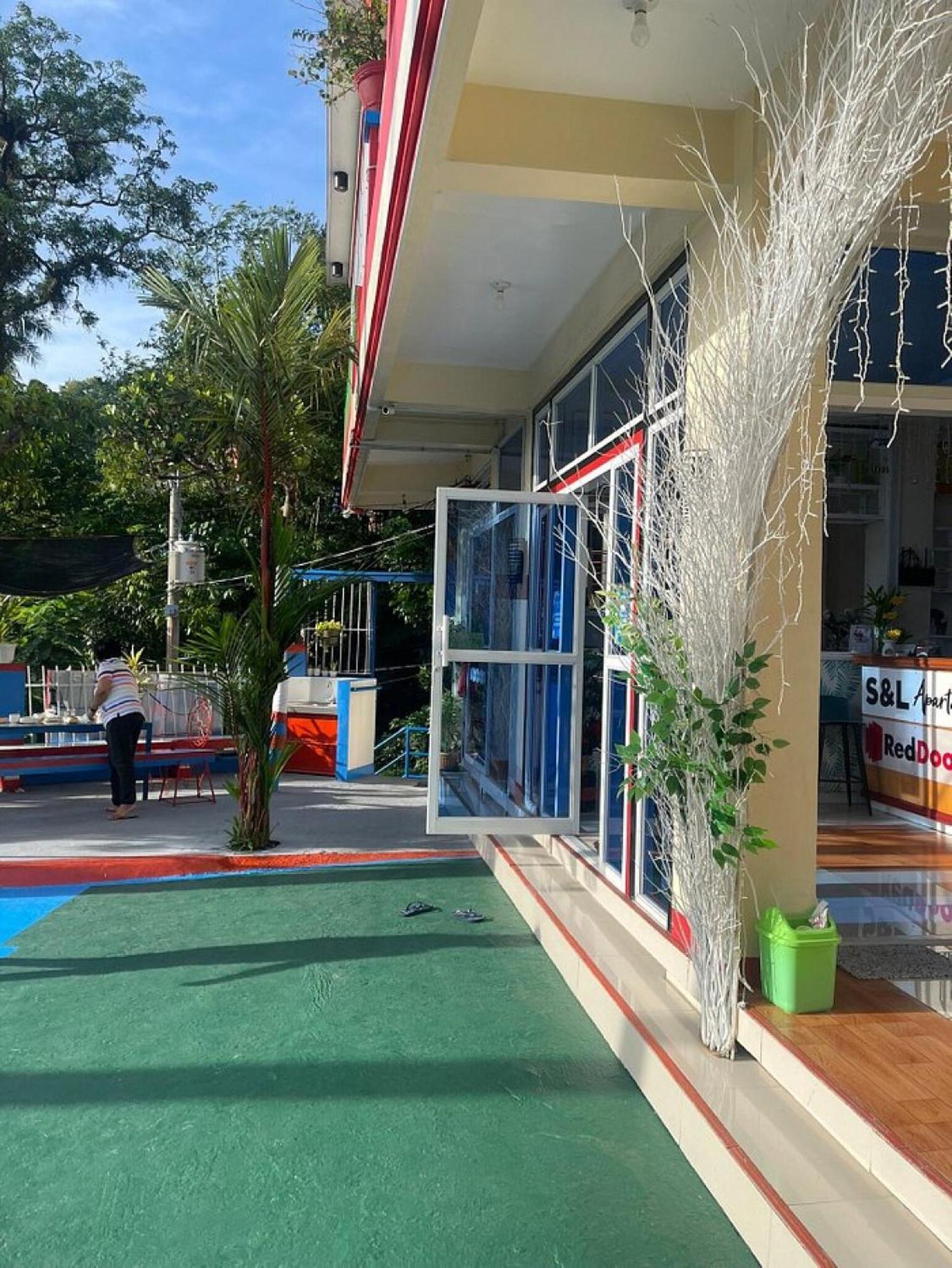 RedDoorz S&L Apartelle Daraga Albay Legazpi Exterior foto